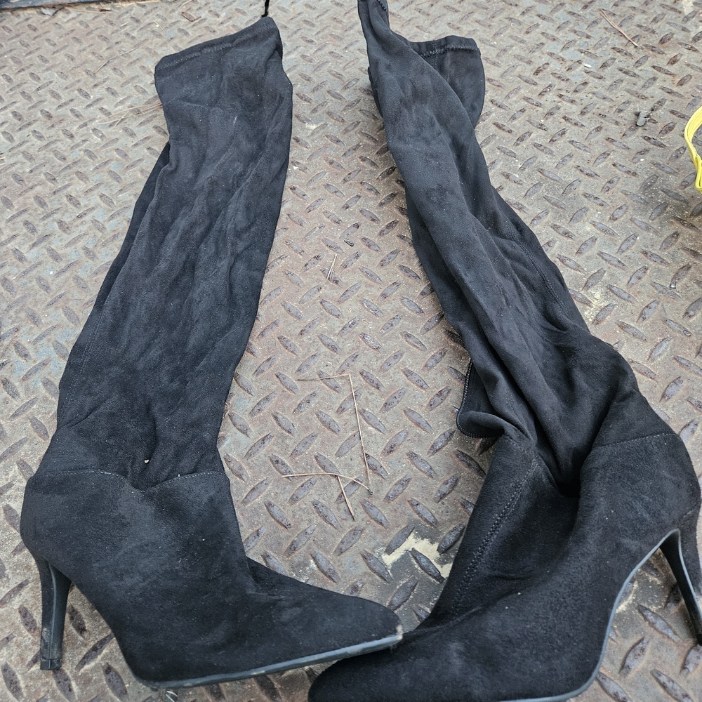 Rouge! Black Over the Knee Boots